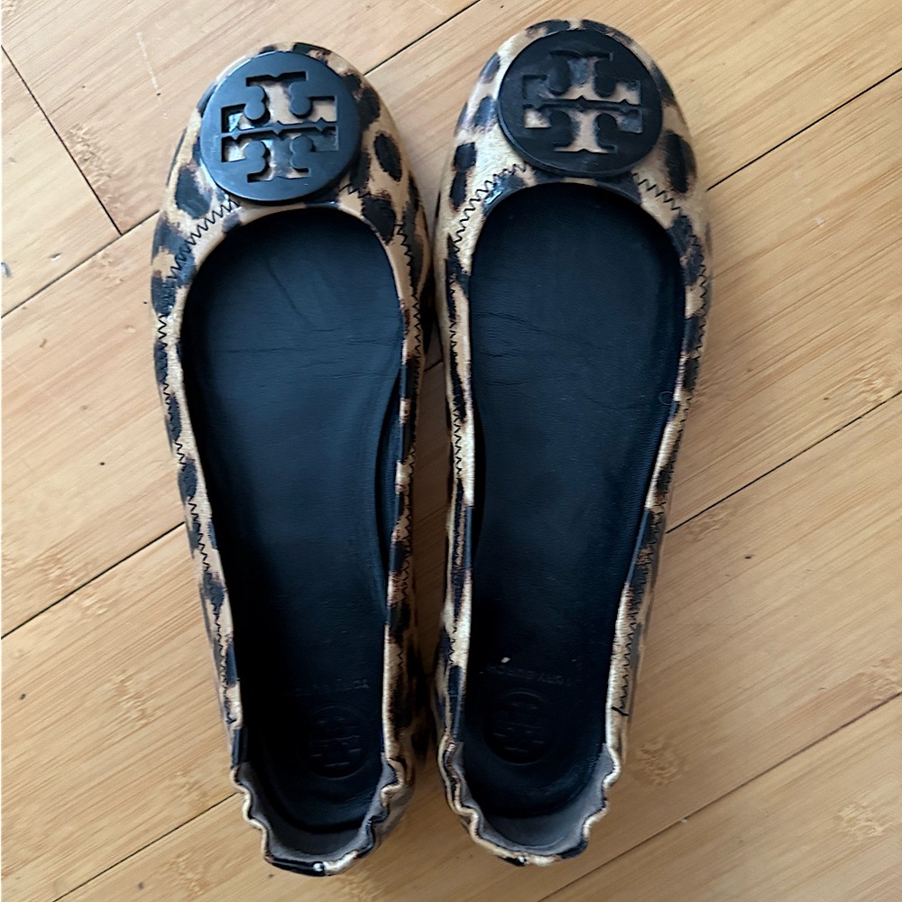 Tory Burch leopard flats - Size 8